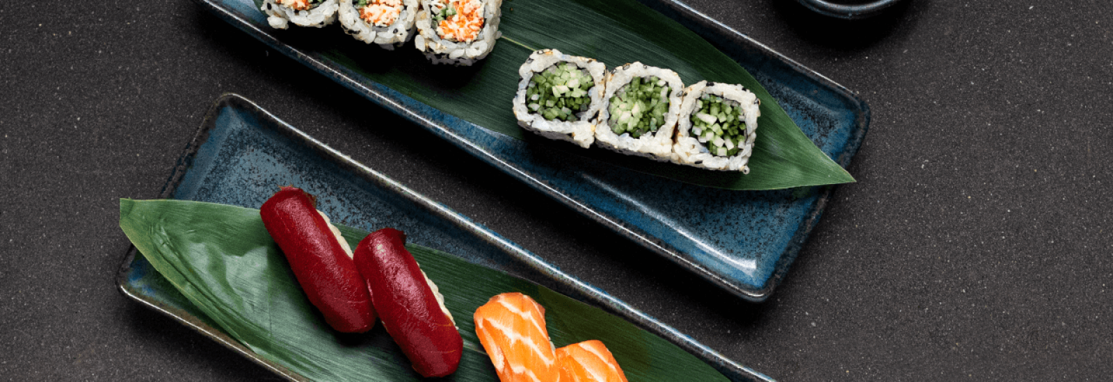 GRR LC MAYFAIR AUGUST 2023 FOOD DELIVEROO SUSHI BOX ONE mfmnsl.170724