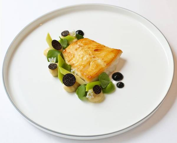 RGR Turbot and truffle dish 2019 800px