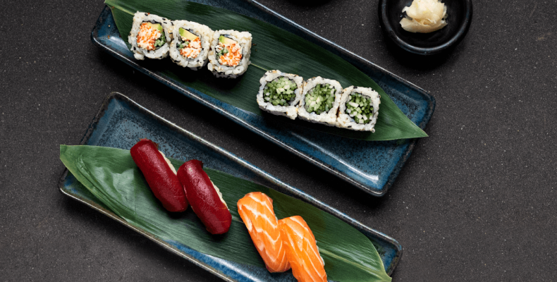 GRR LC MAYFAIR AUGUST 2023 FOOD DELIVEROO SUSHI BOX ONE mfmnsl.180724